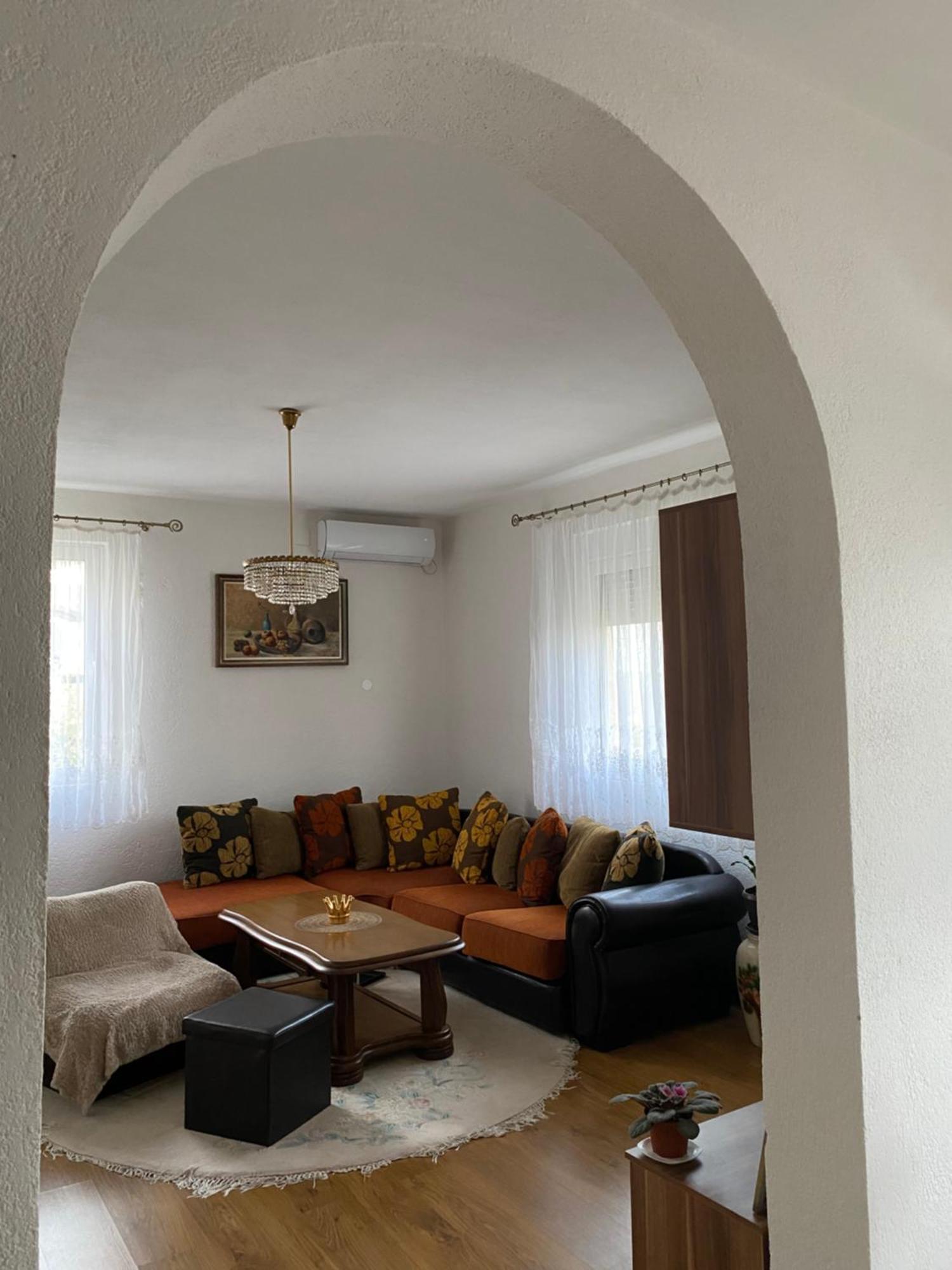 Guest House Kruna Улцинь Екстер'єр фото