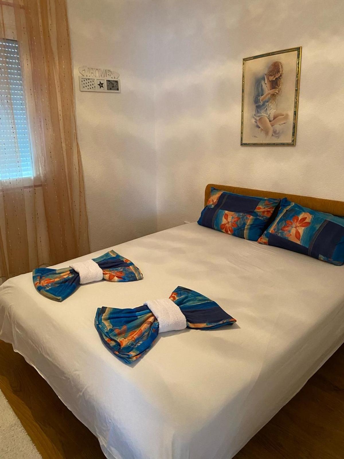 Guest House Kruna Улцинь Екстер'єр фото